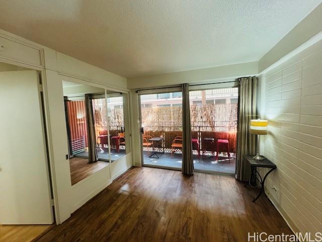 Hawaiian King condo # 311, Honolulu, Hawaii - photo 10 of 17