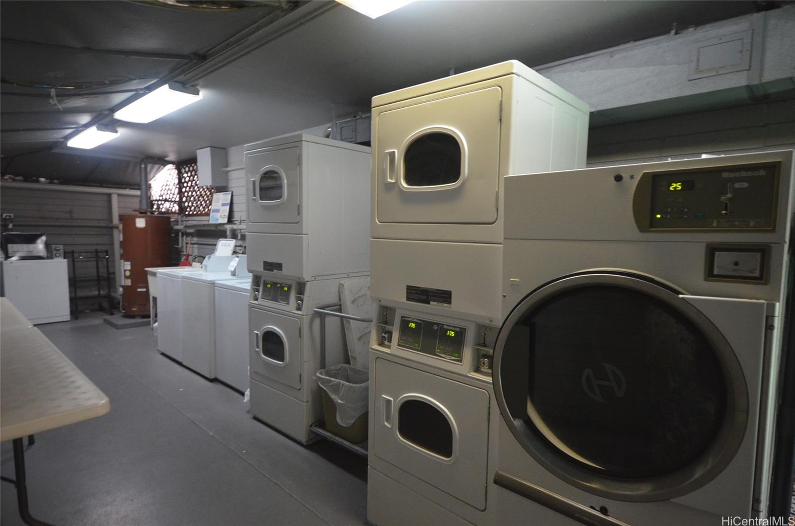 Hawaiian King condo # 405, Honolulu, Hawaii - photo 3 of 19