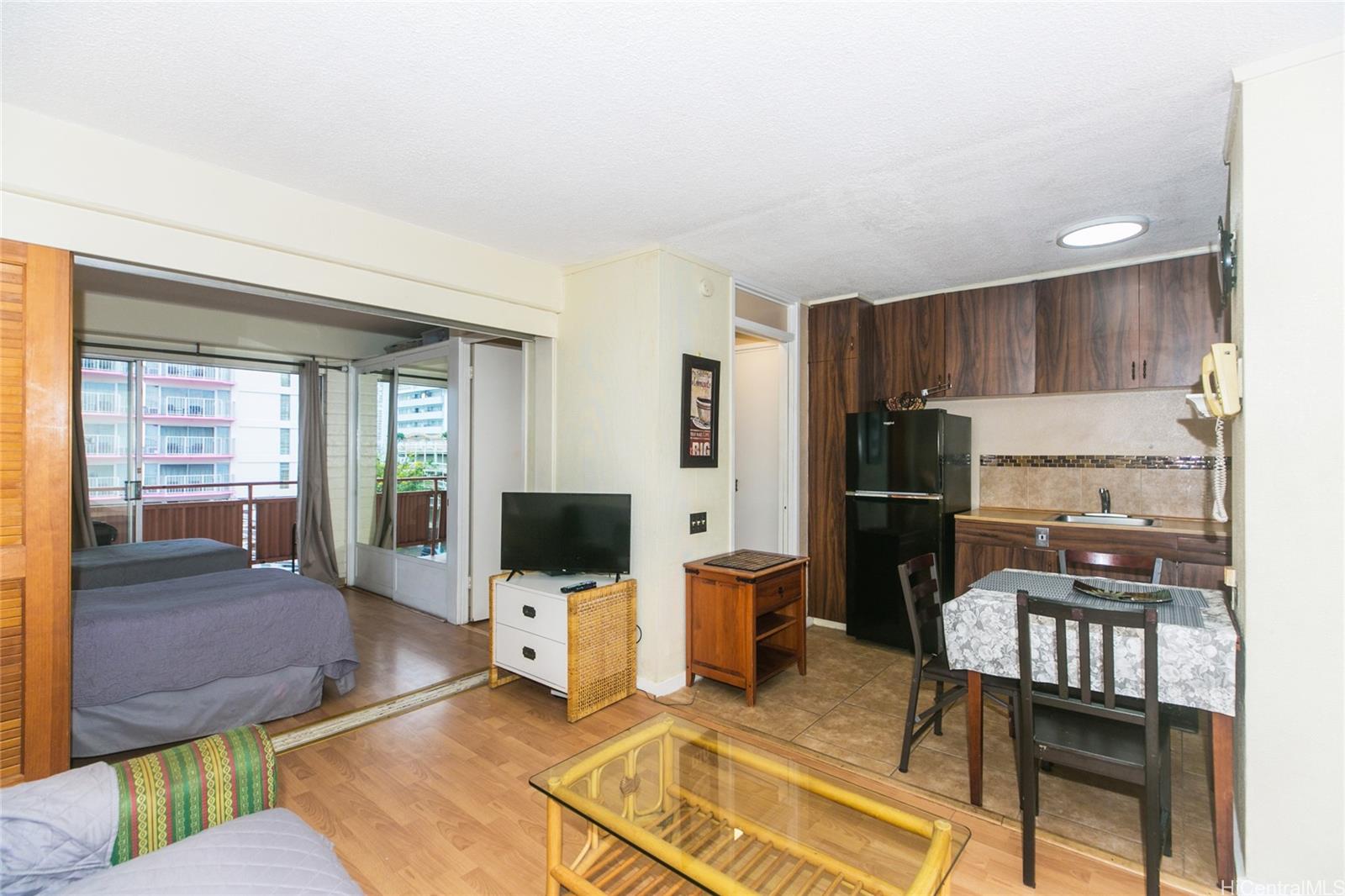 Hawaiian King condo # 504, Honolulu, Hawaii - photo 4 of 25