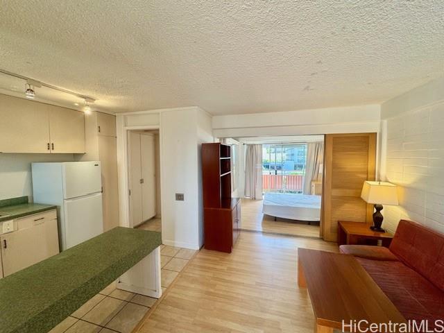 Hawaiian King condo # 513, Honolulu, Hawaii - photo 2 of 16