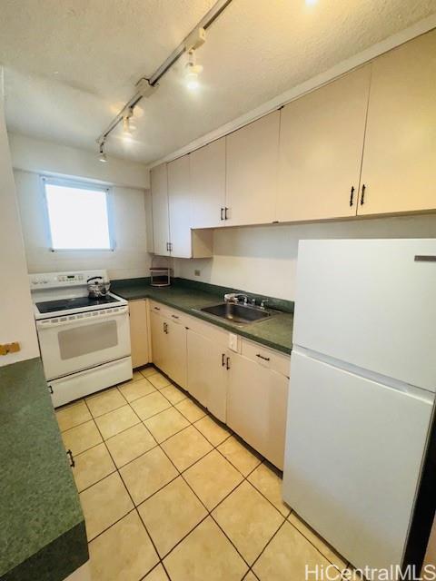 Hawaiian King condo # 513, Honolulu, Hawaii - photo 5 of 16