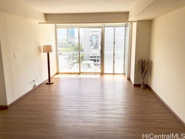 Sunset Towers condo # 1001, Honolulu, Hawaii - photo 3 of 11