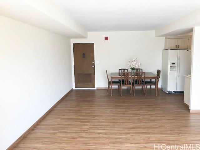 Sunset Towers condo # 1001, Honolulu, Hawaii - photo 4 of 11