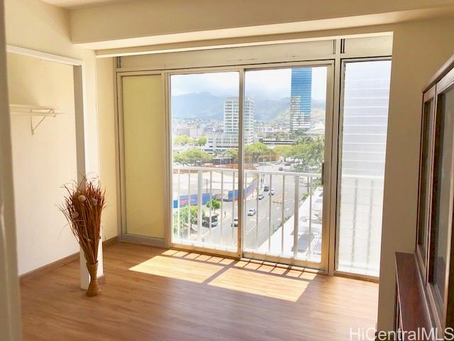 Sunset Towers condo # 1001, Honolulu, Hawaii - photo 9 of 11