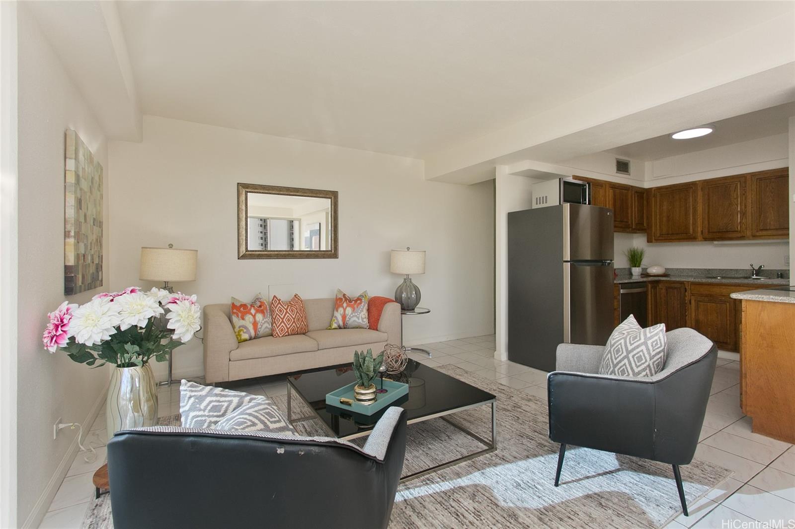 Sunset Towers condo # 1007, Honolulu, Hawaii - photo 9 of 20