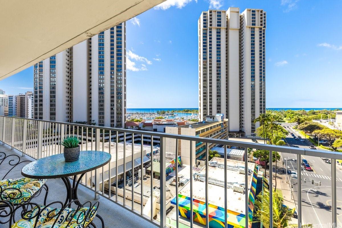 Sunset Towers condo # 1007, Honolulu, Hawaii - photo 2 of 20