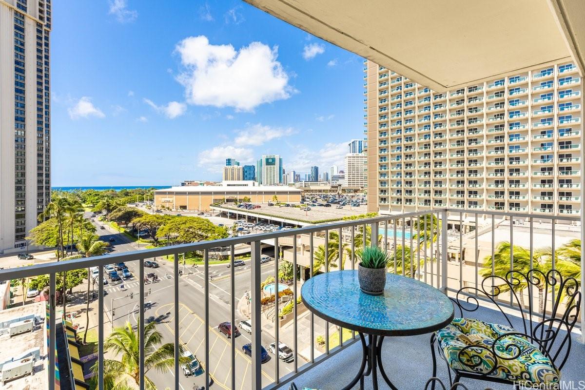 Sunset Towers condo # 1007, Honolulu, Hawaii - photo 3 of 20