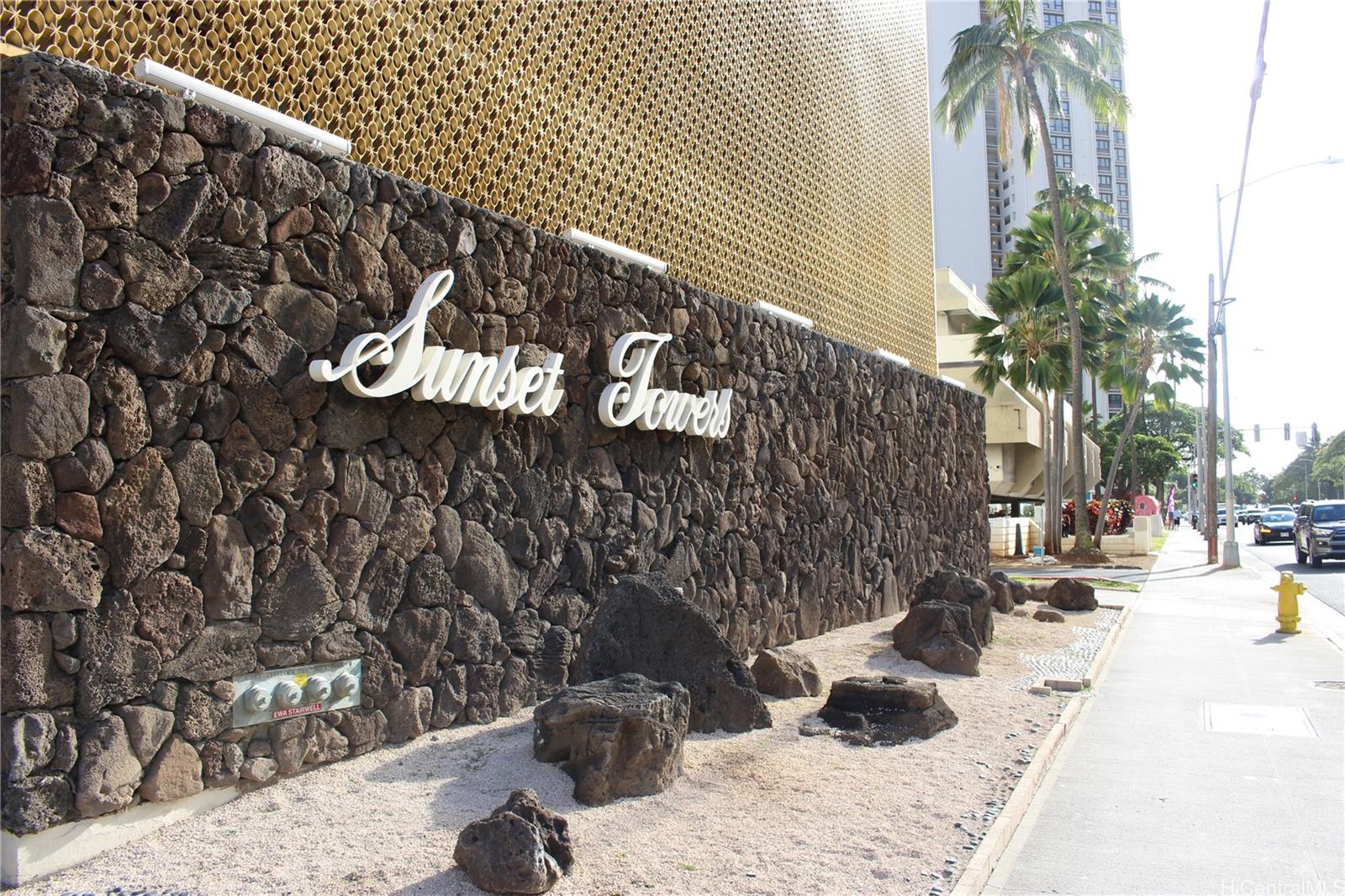 Sunset Towers condo # 1101, Honolulu, Hawaii - photo 15 of 23