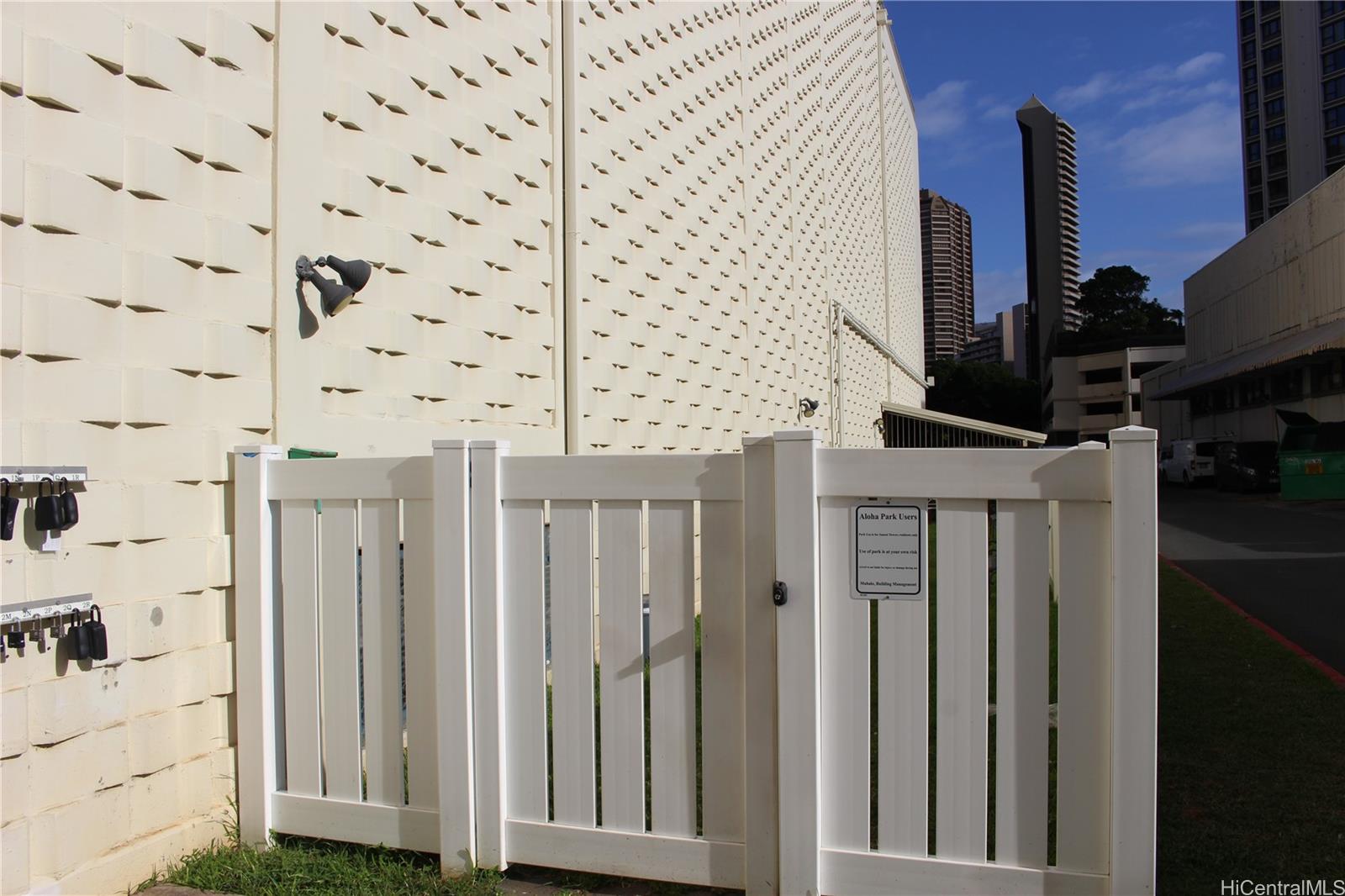 Sunset Towers condo # 1101, Honolulu, Hawaii - photo 19 of 23