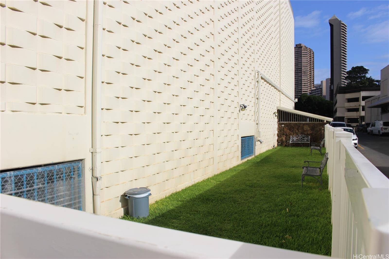 Sunset Towers condo # 1101, Honolulu, Hawaii - photo 20 of 23