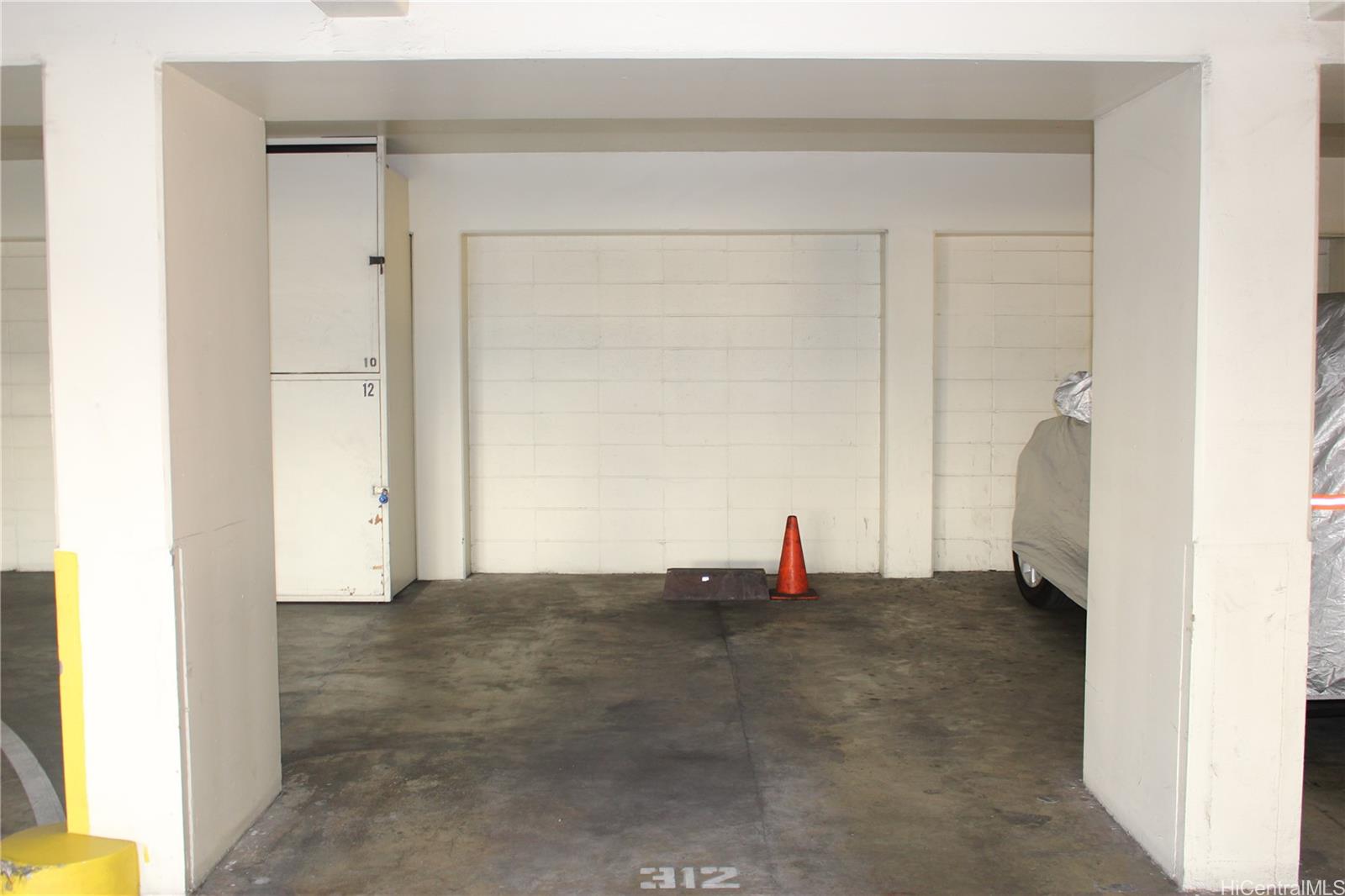 Sunset Towers condo # 1101, Honolulu, Hawaii - photo 22 of 23