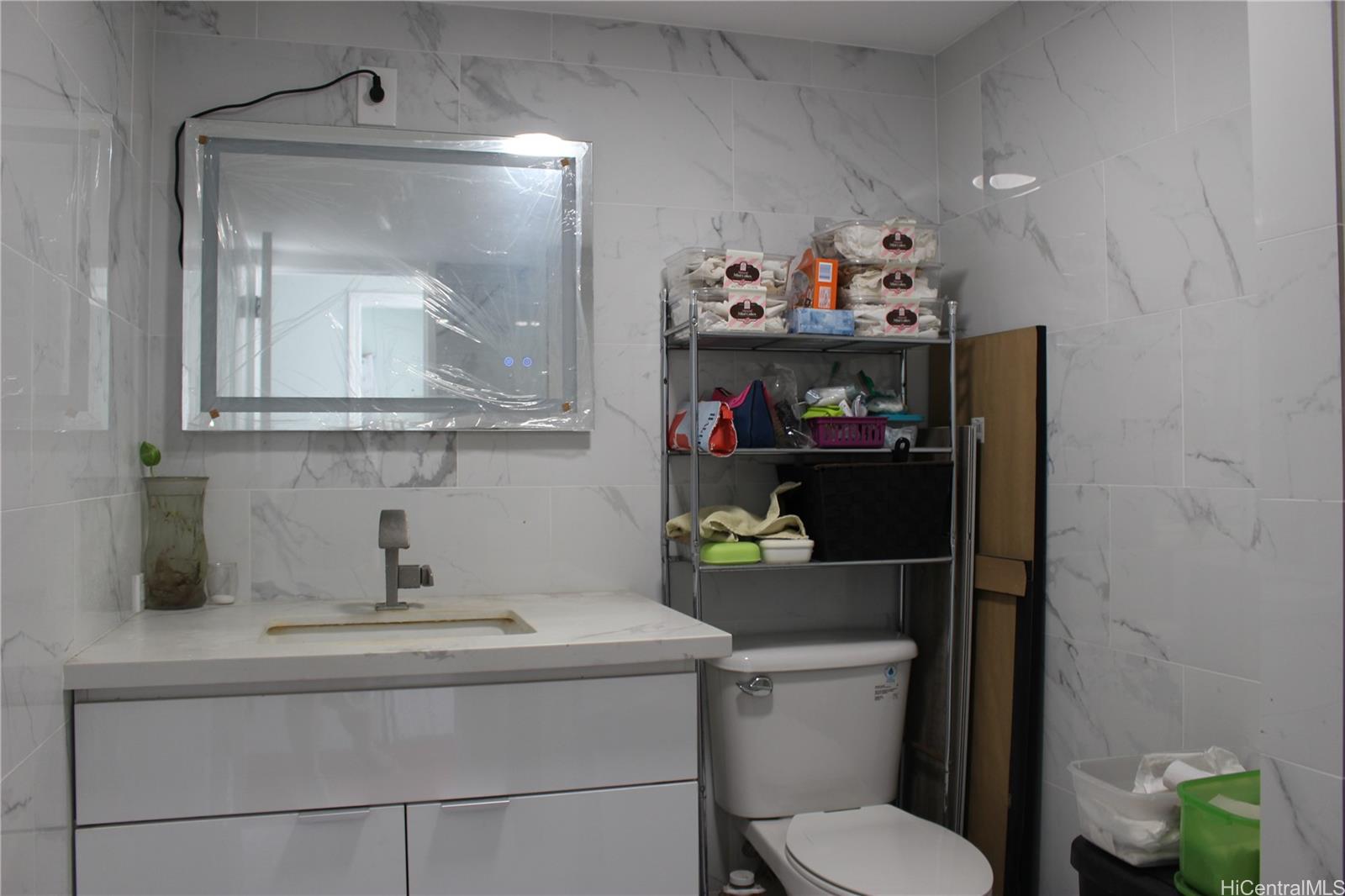 Sunset Towers condo # 1101, Honolulu, Hawaii - photo 7 of 23