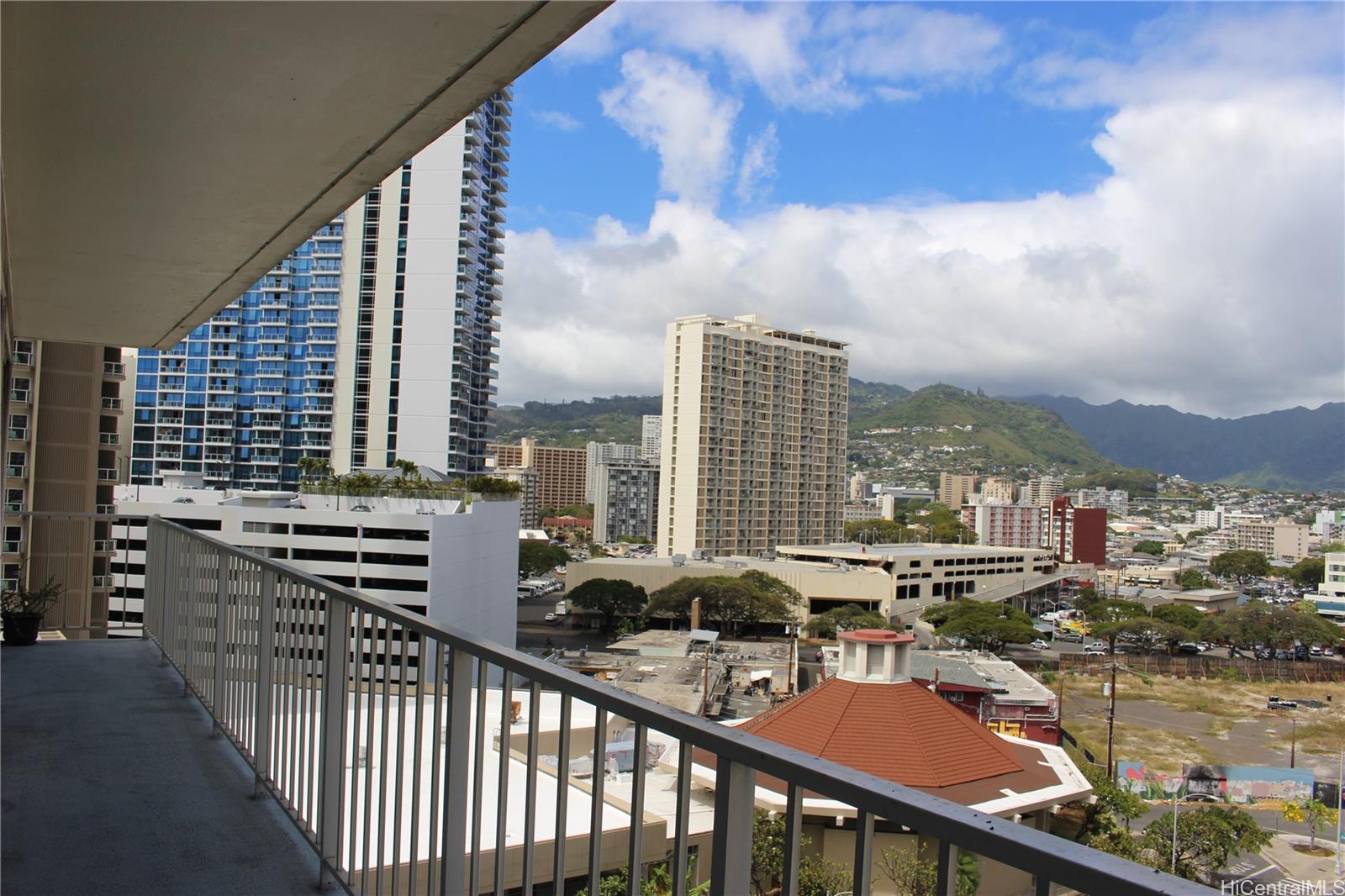 Sunset Towers condo # 1101, Honolulu, Hawaii - photo 10 of 23