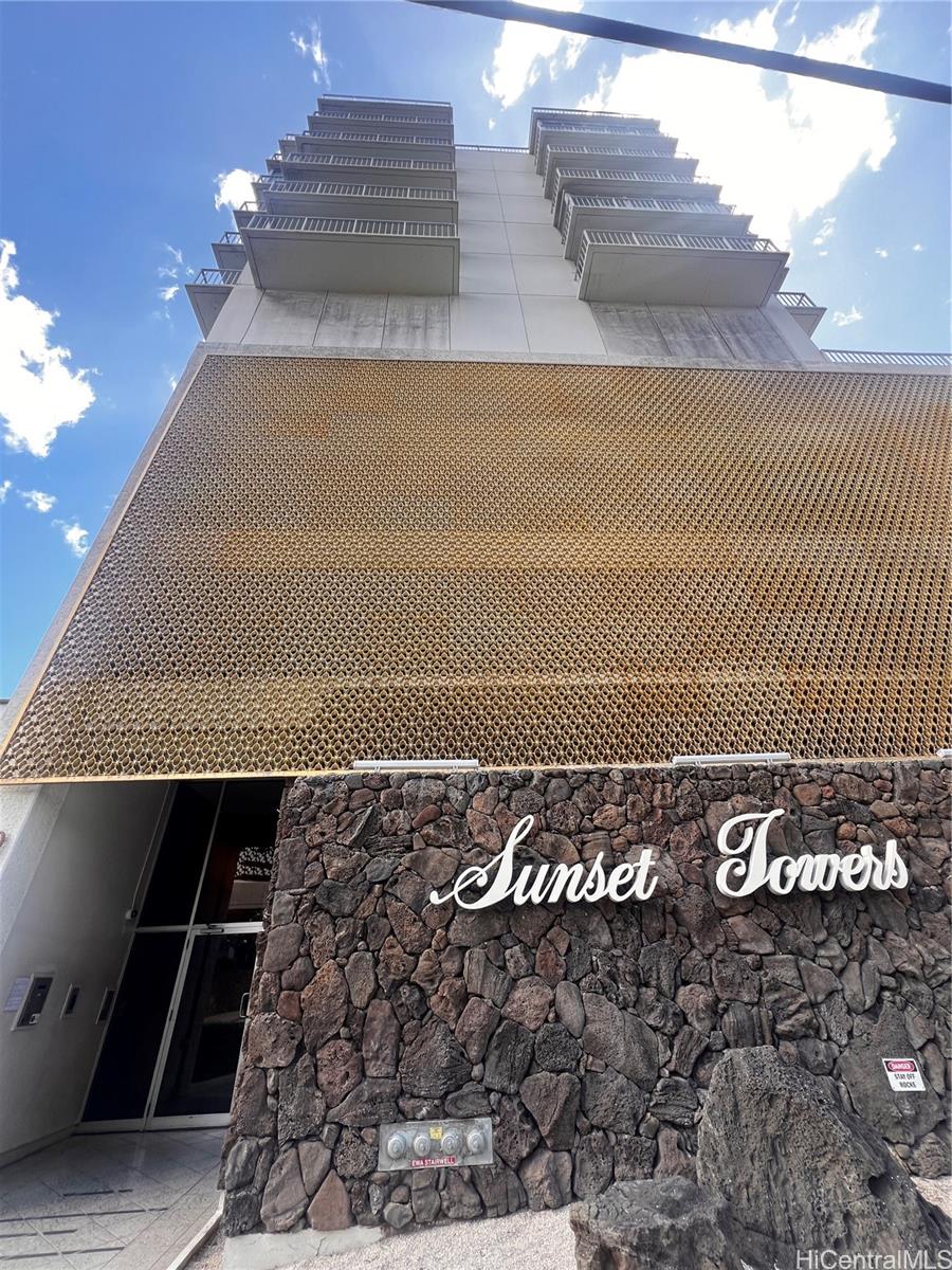 Sunset Towers condo # 1105, Honolulu, Hawaii - photo 15 of 15