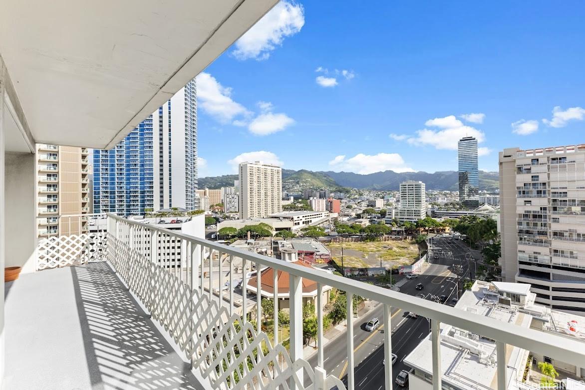 Sunset Towers condo # 1401, Honolulu, Hawaii - photo 16 of 21