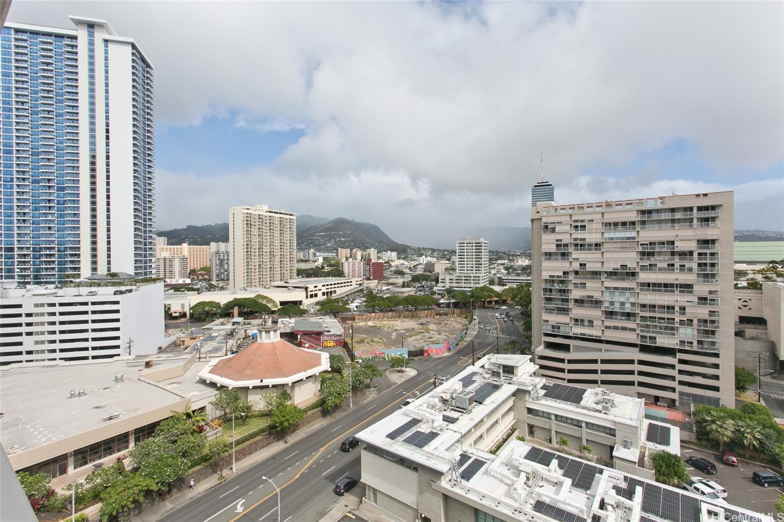 Sunset Towers condo # 1402, Honolulu, Hawaii - photo 16 of 16