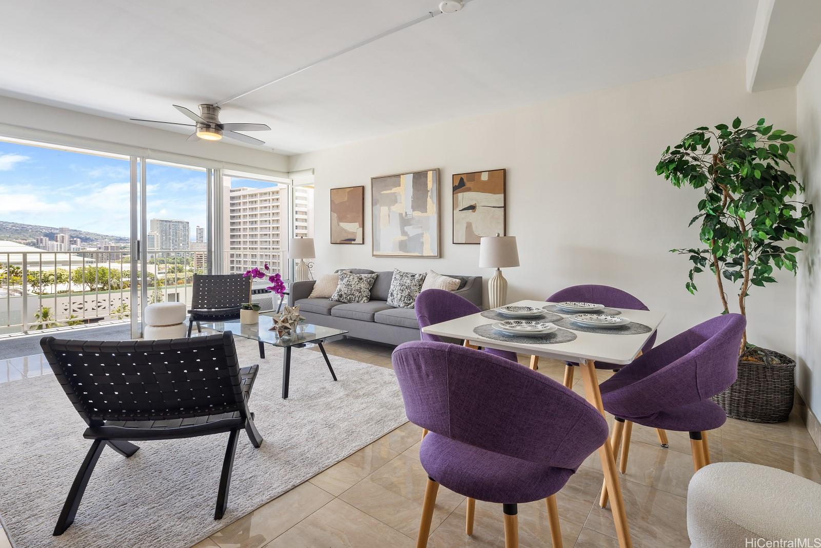 Sunset Towers condo # 1603, Honolulu, Hawaii - photo 2 of 24