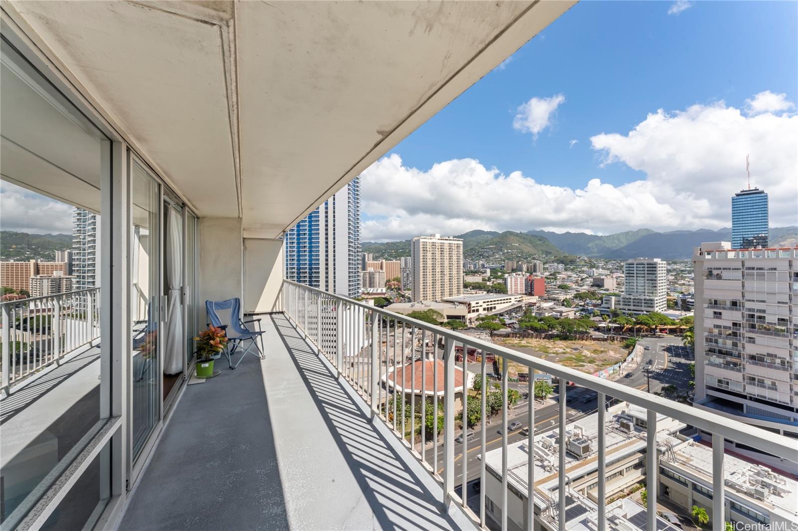 Sunset Towers condo # 1803, Honolulu, Hawaii - photo 16 of 25