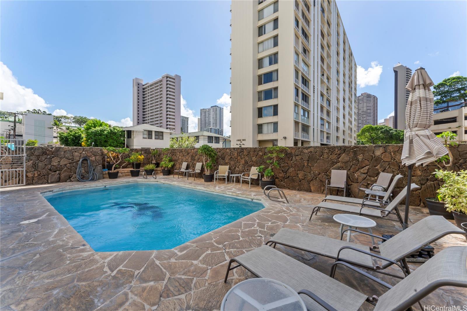 Sunset Towers condo # 1803, Honolulu, Hawaii - photo 20 of 25