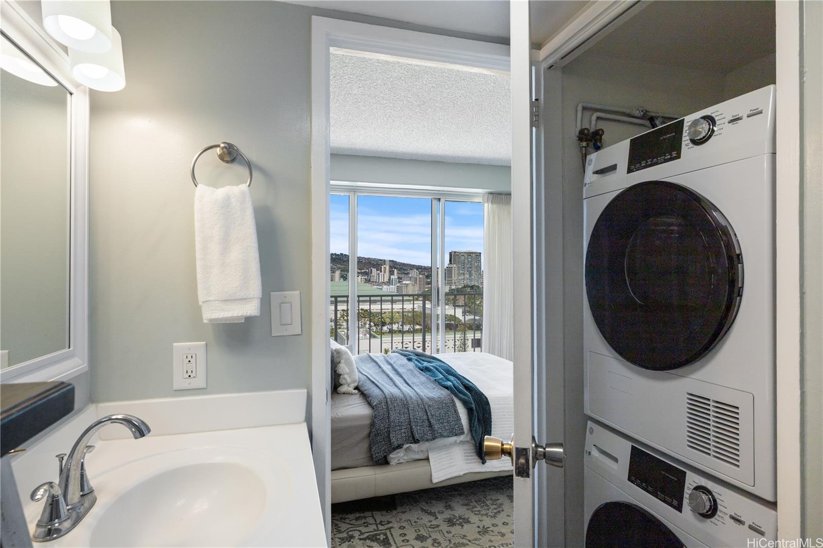 Sunset Towers condo # 1903, Honolulu, Hawaii - photo 12 of 18