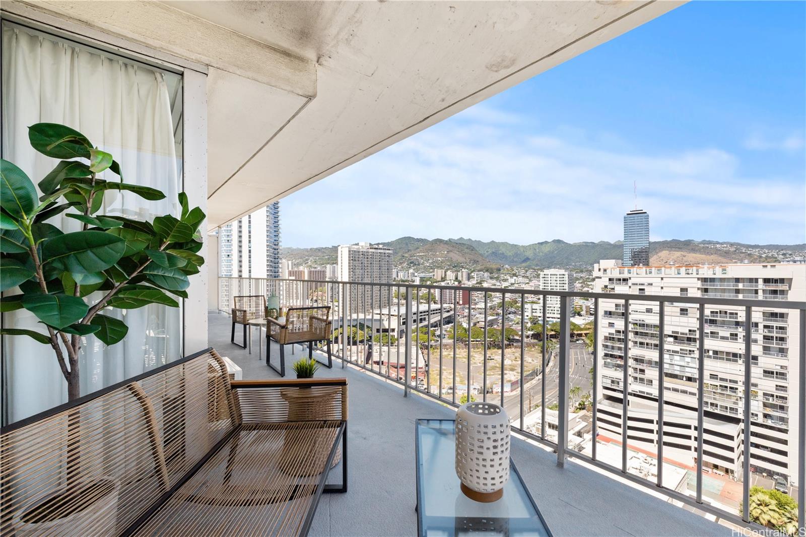 Sunset Towers condo # 1903, Honolulu, Hawaii - photo 15 of 18