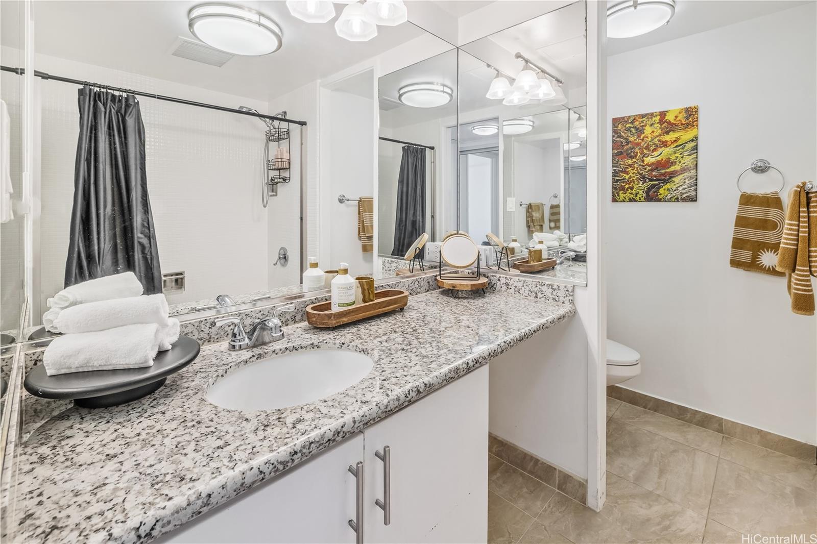 Sunset Towers condo # 2004, Honolulu, Hawaii - photo 20 of 25