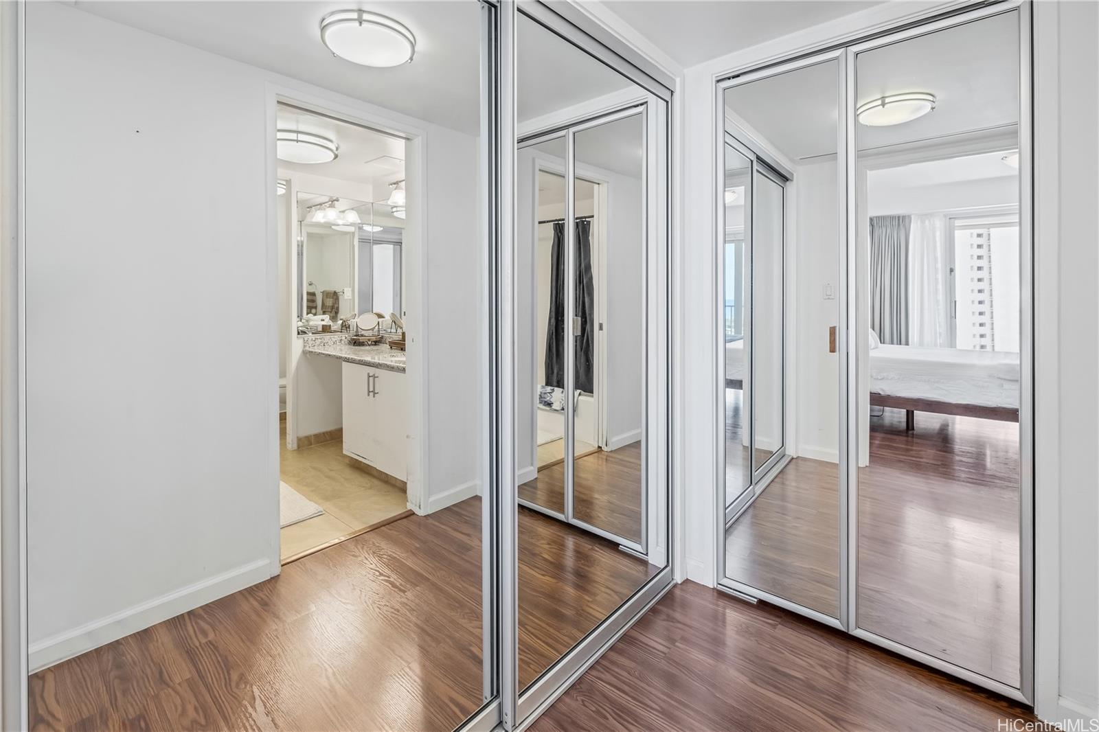 Sunset Towers condo # 2004, Honolulu, Hawaii - photo 21 of 25