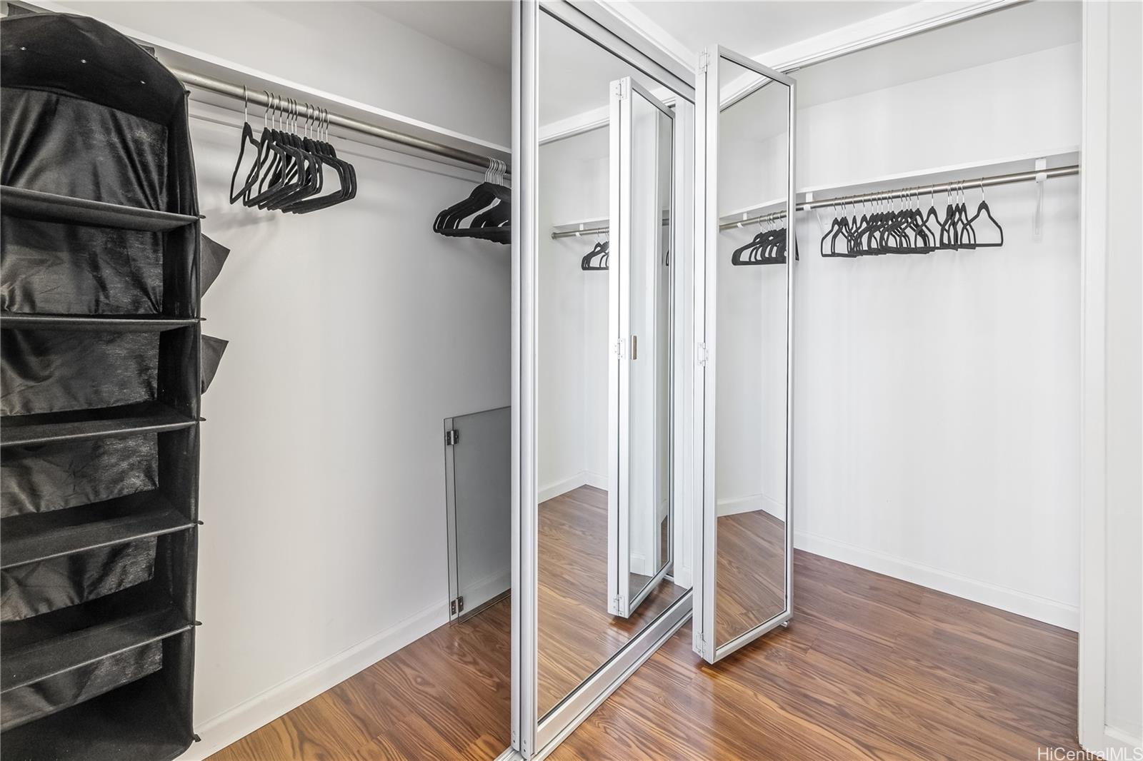 Sunset Towers condo # 2004, Honolulu, Hawaii - photo 22 of 25