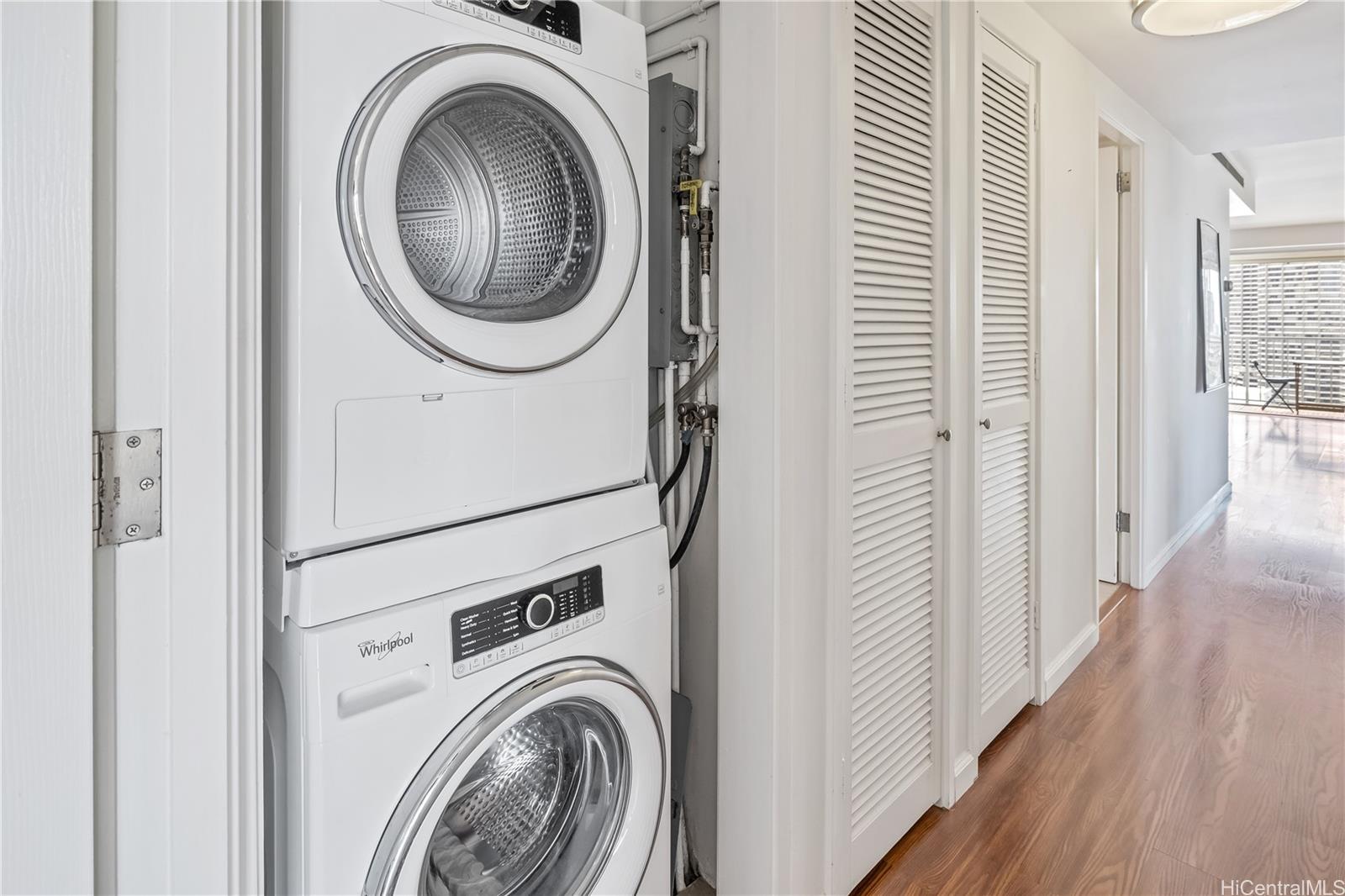 Sunset Towers condo # 2004, Honolulu, Hawaii - photo 25 of 25