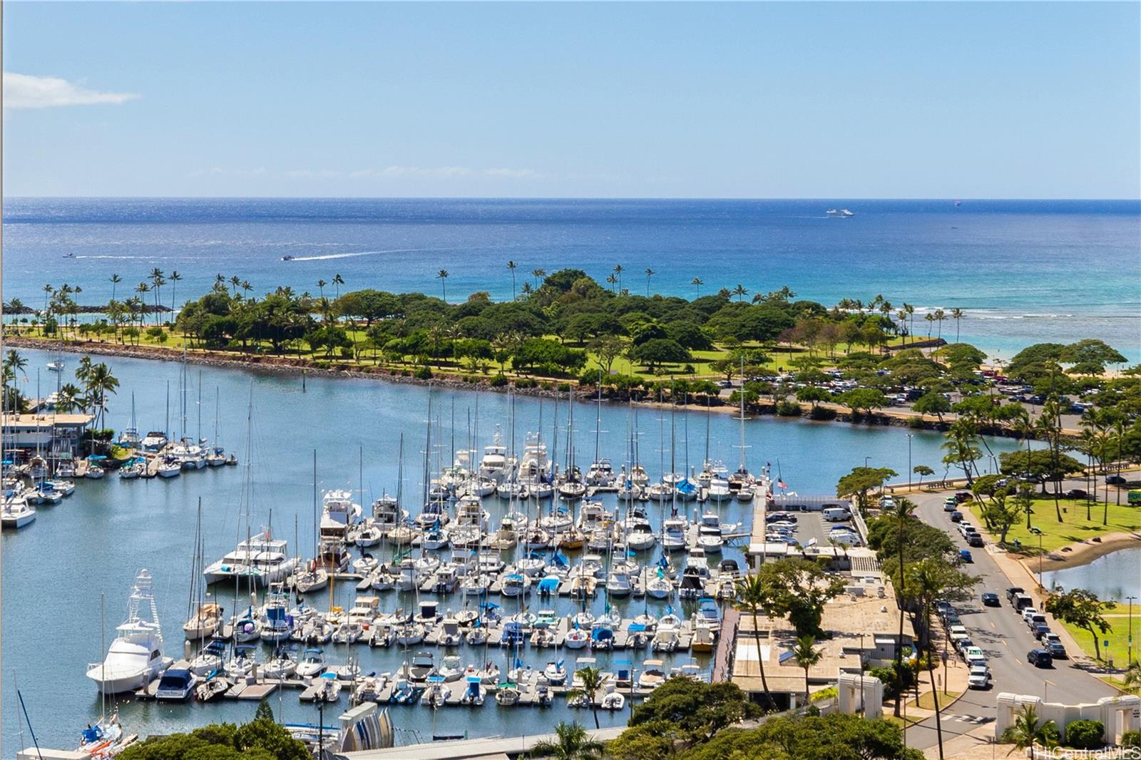 Sunset Towers condo # 2004, Honolulu, Hawaii - photo 6 of 25