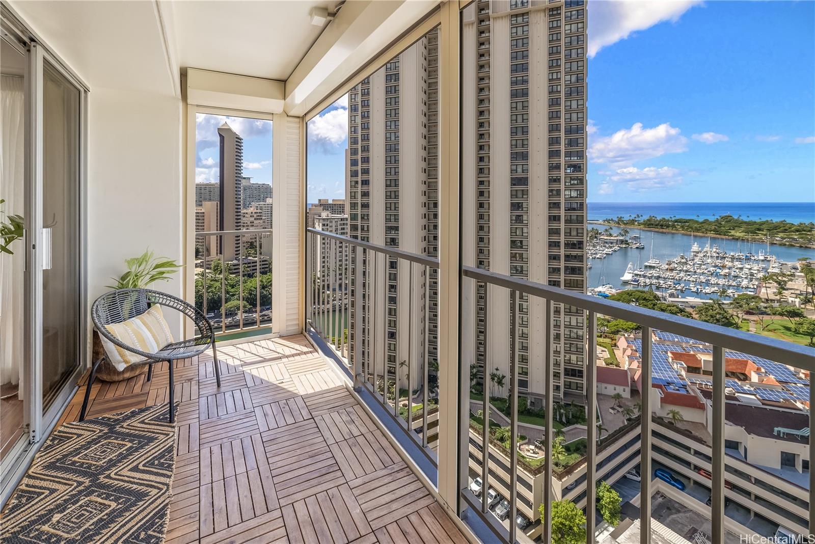 Sunset Towers condo # 2004, Honolulu, Hawaii - photo 7 of 25