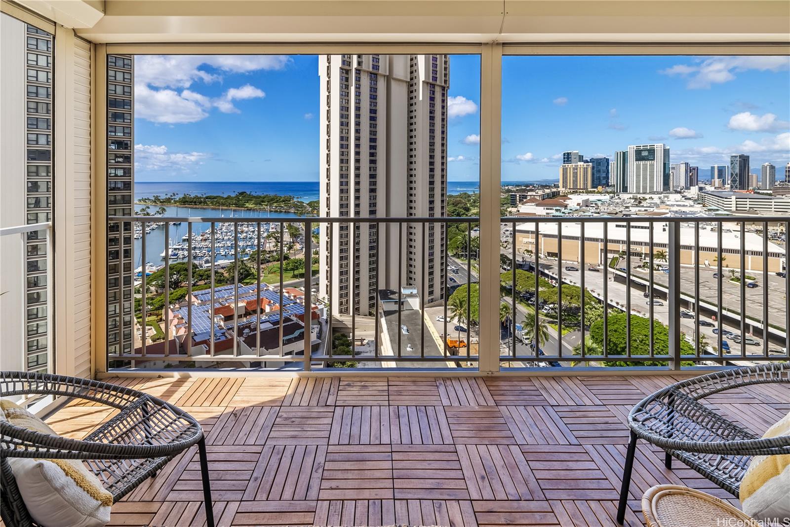 Sunset Towers condo # 2004, Honolulu, Hawaii - photo 8 of 25