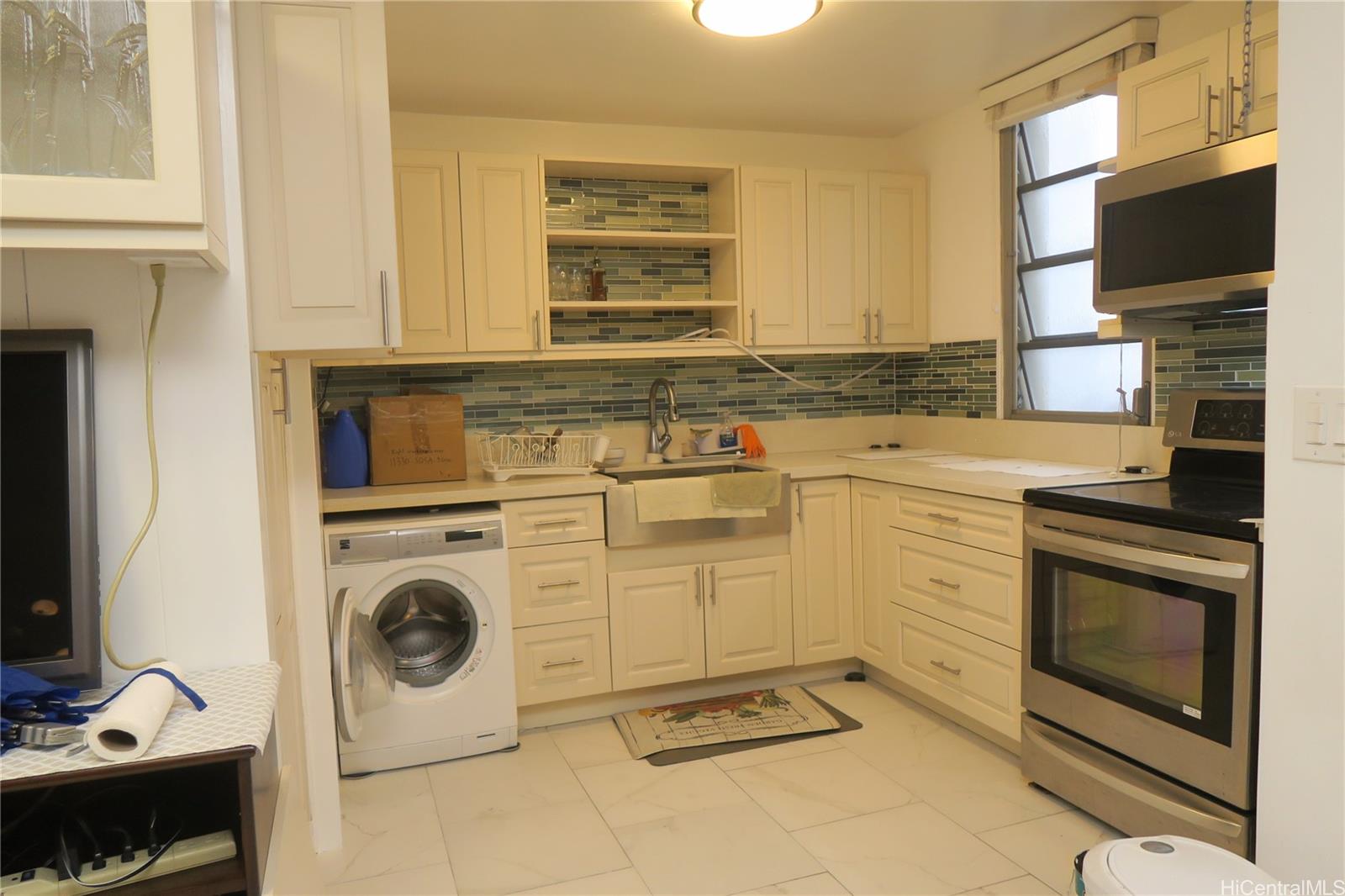 419 Atkinson Dr Honolulu - Rental - photo 2 of 8