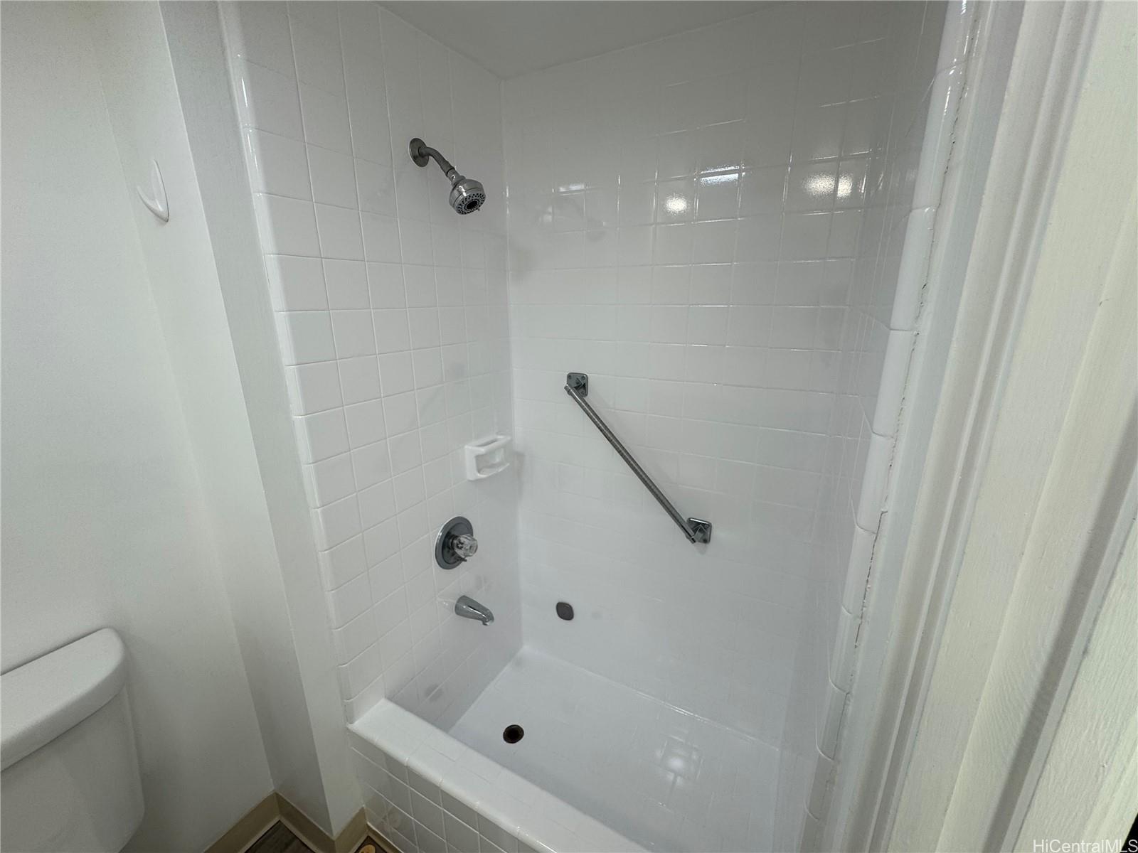 Oahu Surf 1 condo # 305, Honolulu, Hawaii - photo 17 of 24