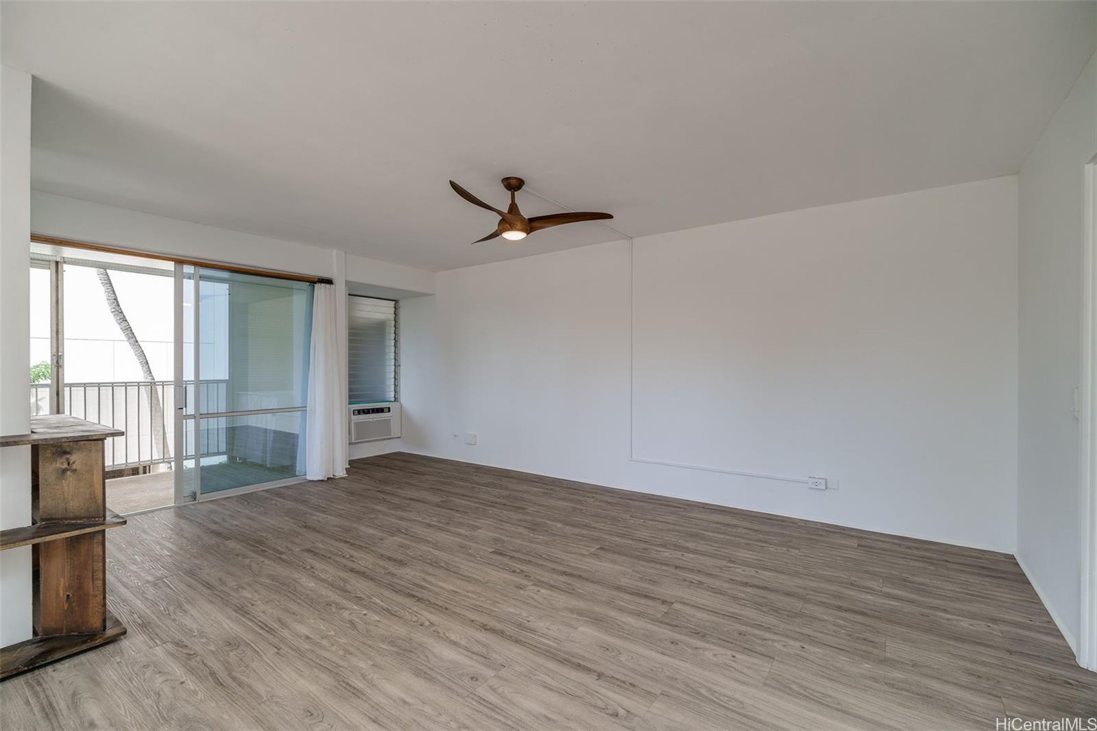 Oahu Surf 1 condo # 305, Honolulu, Hawaii - photo 8 of 25