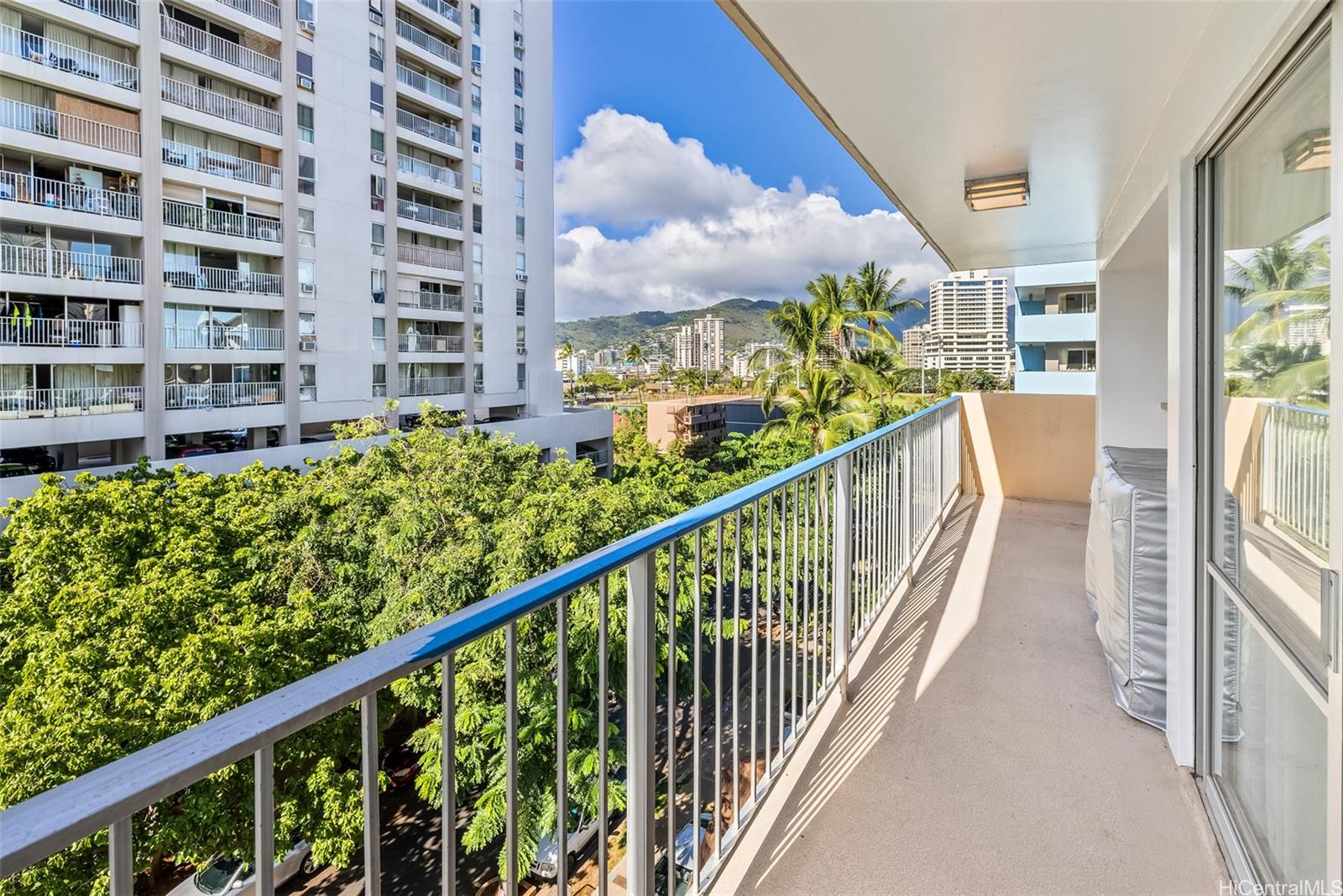 Oahu Surf 1 condo # 601, Honolulu, Hawaii - photo 10 of 16