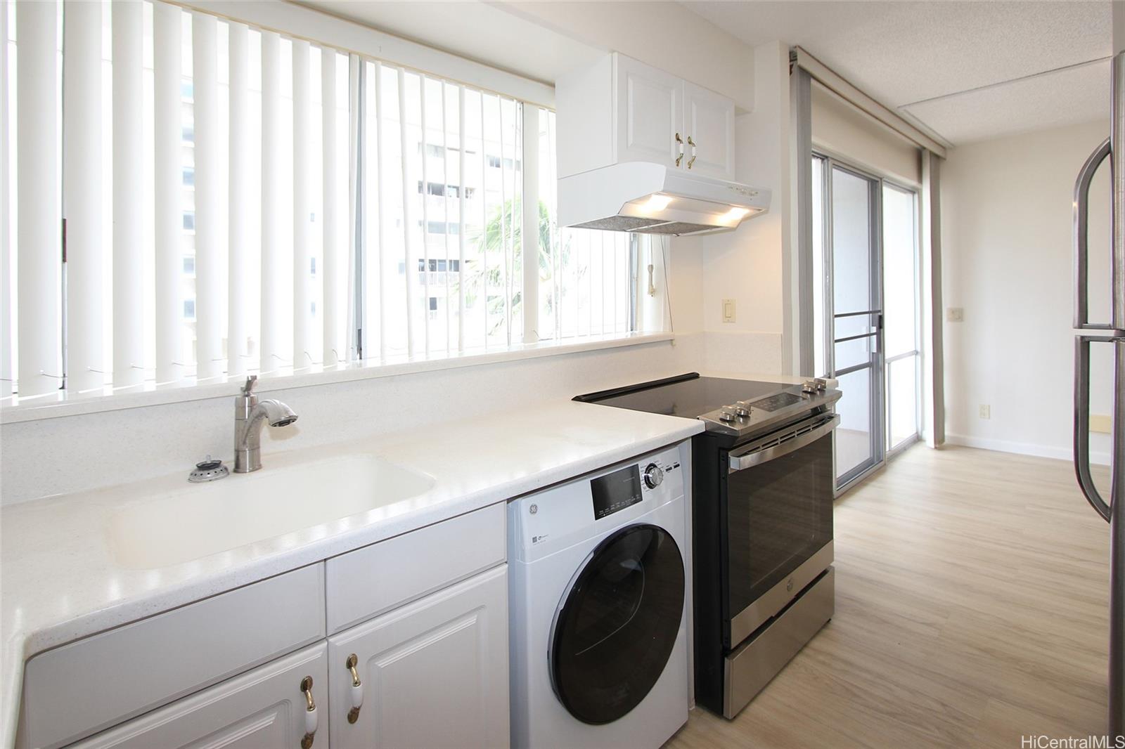 419 Keoniana St Honolulu - Rental - photo 2 of 9