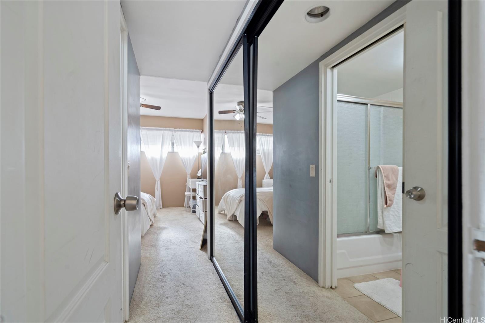 Oahu Surf 1 condo # 604, Honolulu, Hawaii - photo 15 of 25