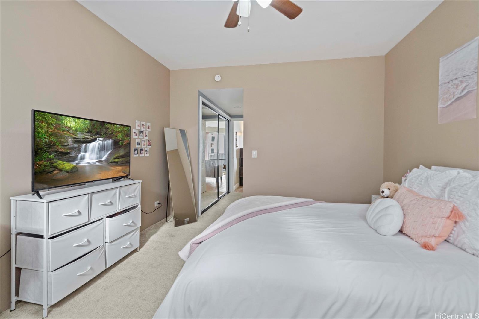 Oahu Surf 1 condo # 604, Honolulu, Hawaii - photo 16 of 25