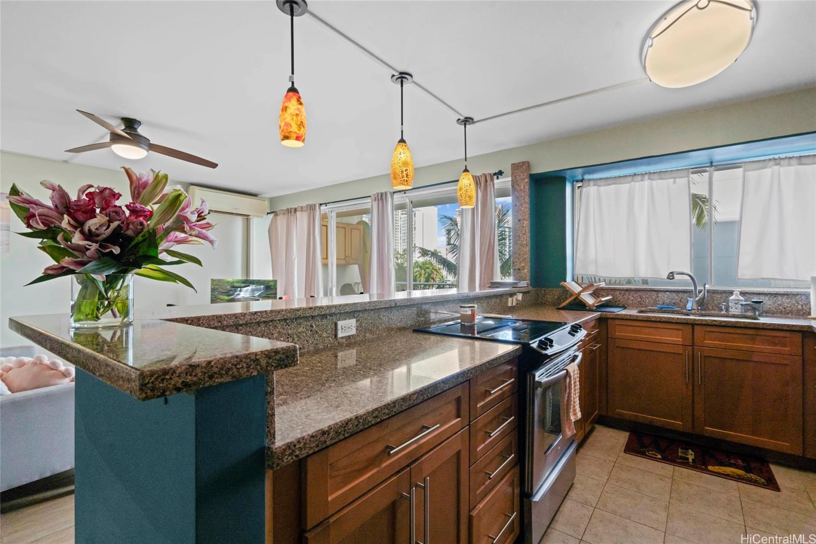 Oahu Surf 1 condo # 604, Honolulu, Hawaii - photo 6 of 25