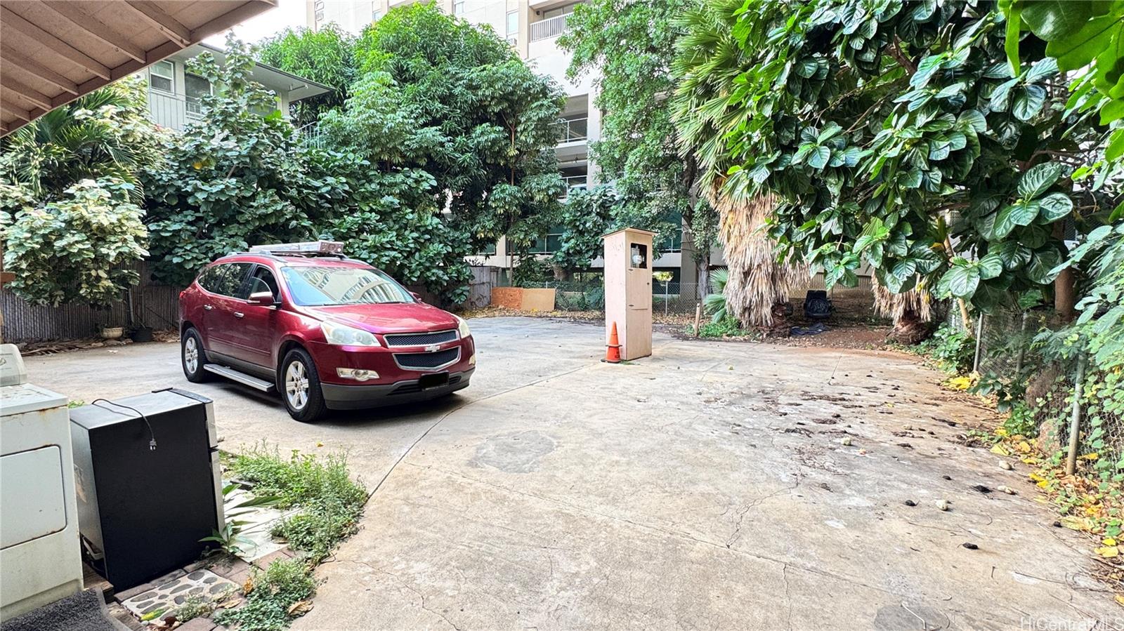 419  Pau Street Waikiki, Honolulu home - photo 4 of 12