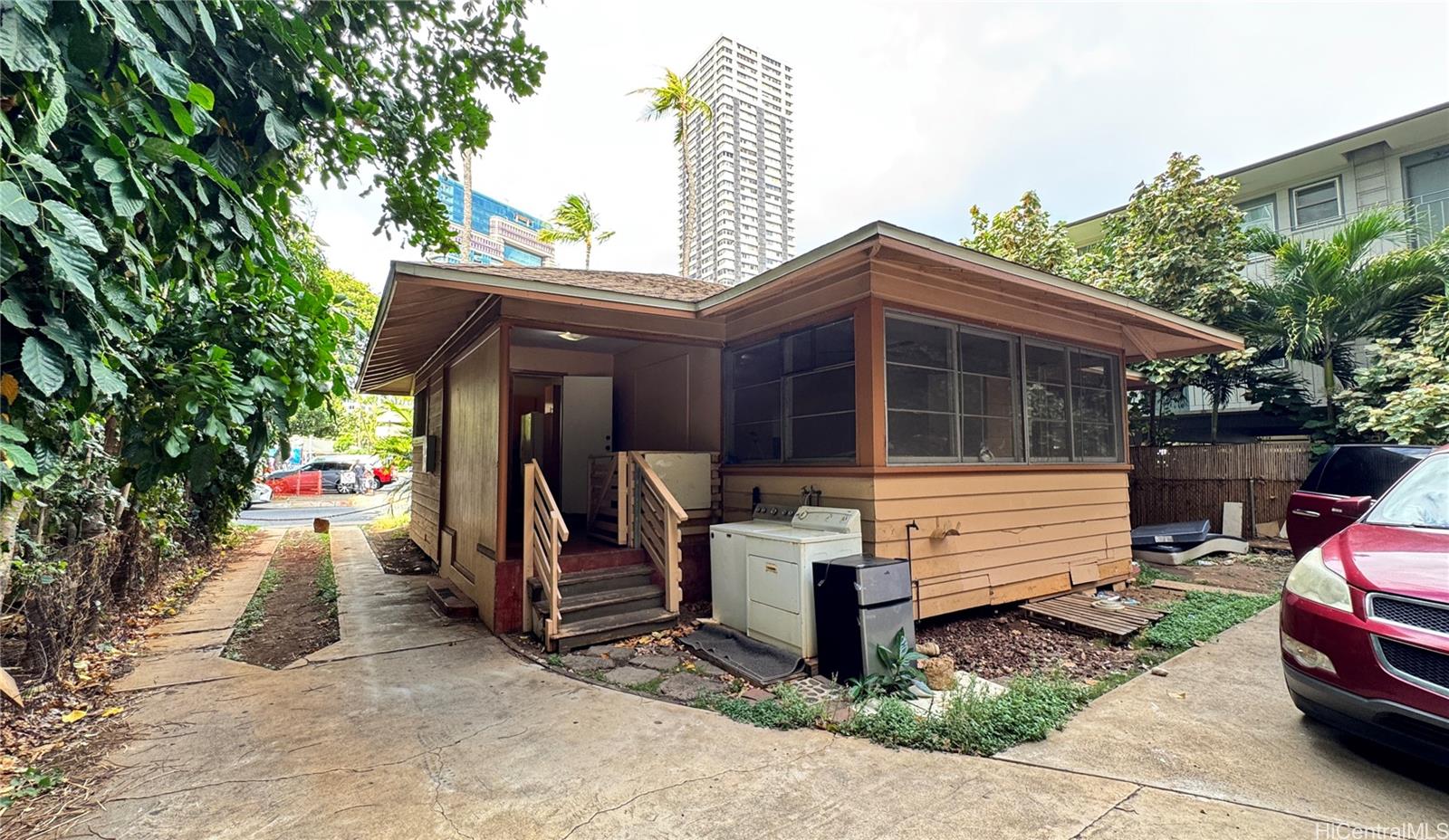 419  Pau Street Waikiki, Honolulu home - photo 9 of 12