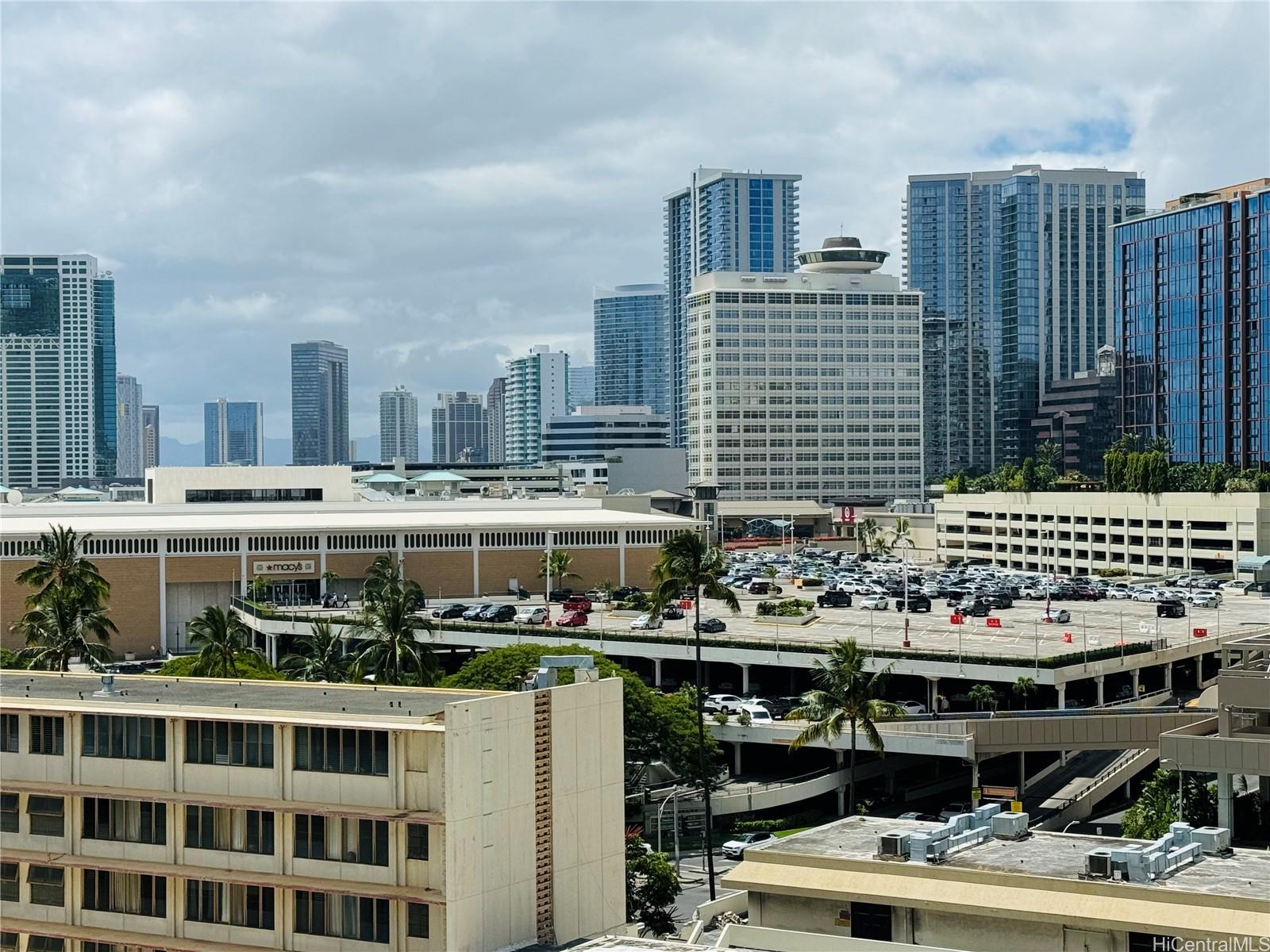 Atkinson Towers Inc condo # 1004, Honolulu, Hawaii - photo 18 of 23