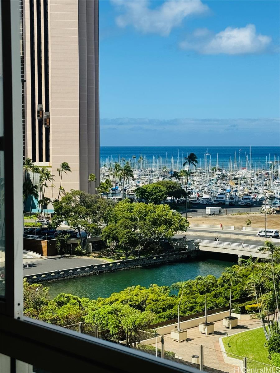 Atkinson Towers Inc condo # 1004, Honolulu, Hawaii - photo 20 of 23