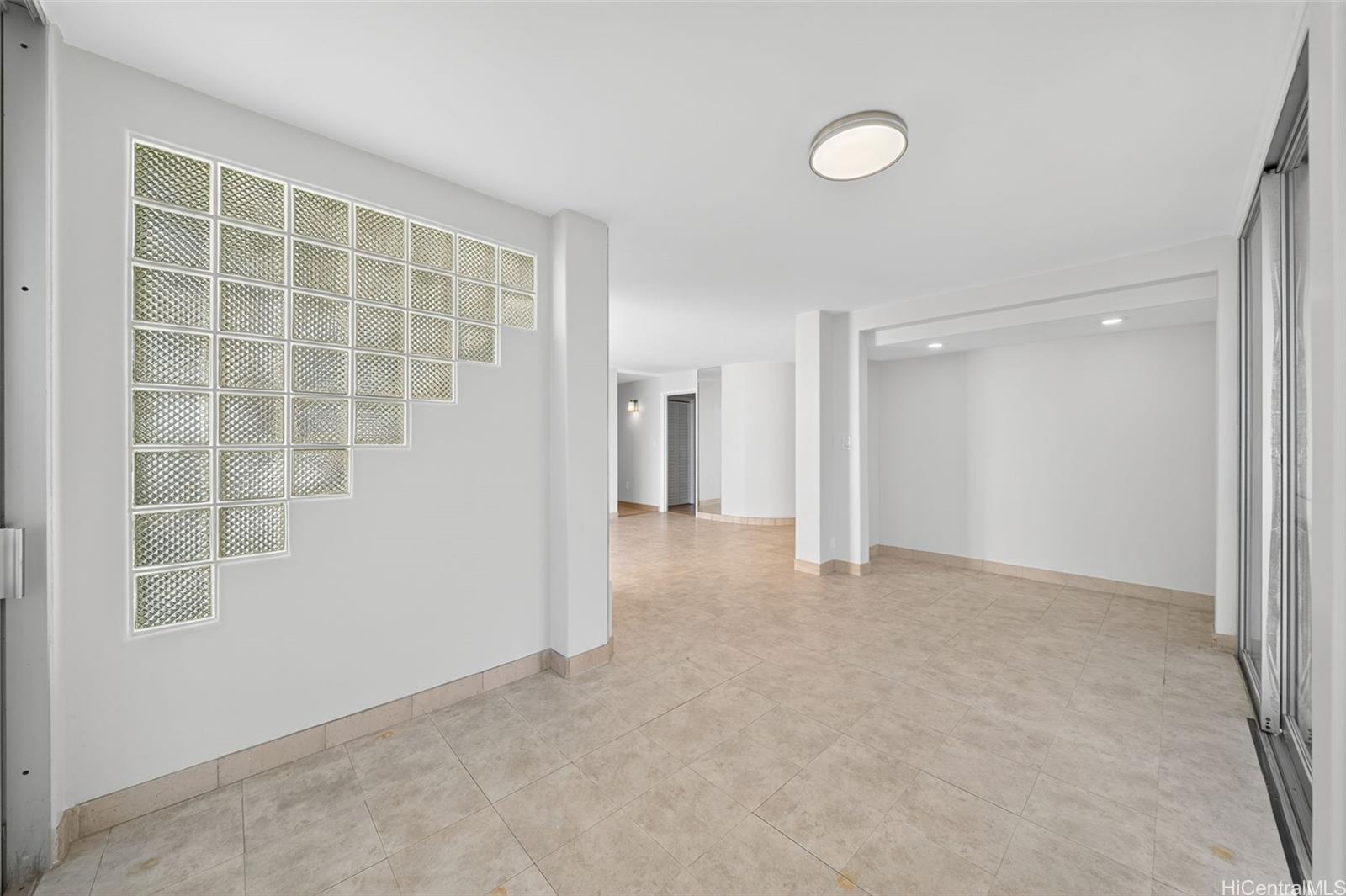 Atkinson Towers Inc condo # 1108, Honolulu, Hawaii - photo 17 of 25