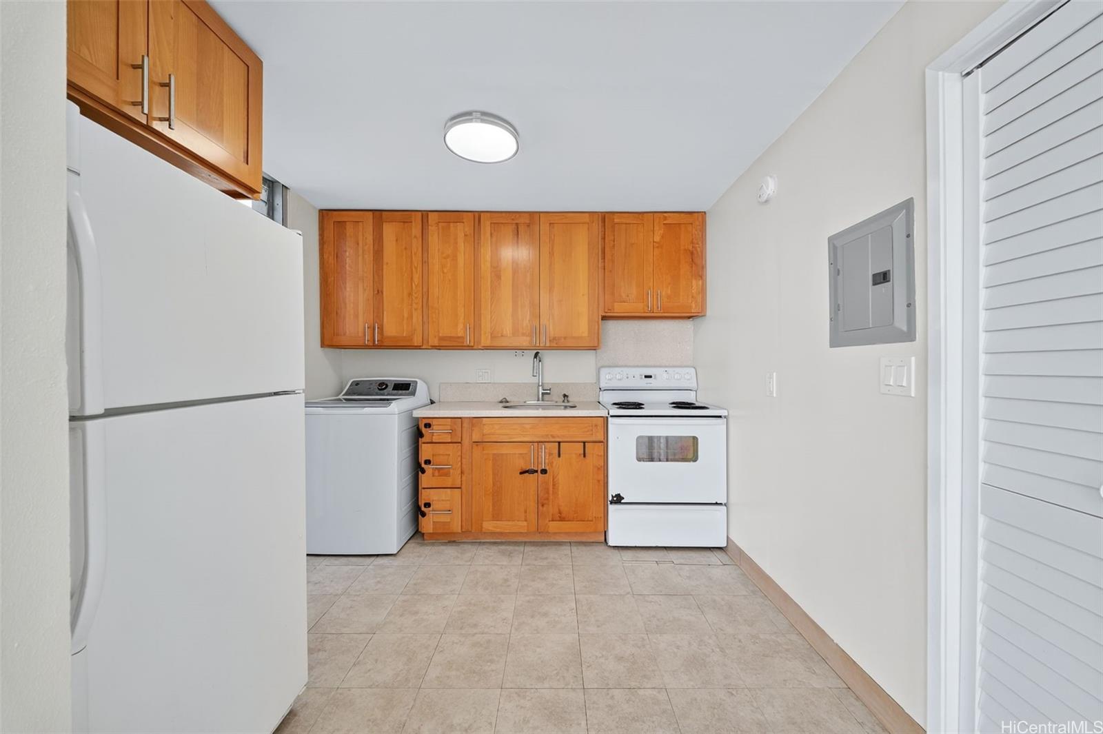 Atkinson Towers Inc condo # 1108, Honolulu, Hawaii - photo 18 of 25