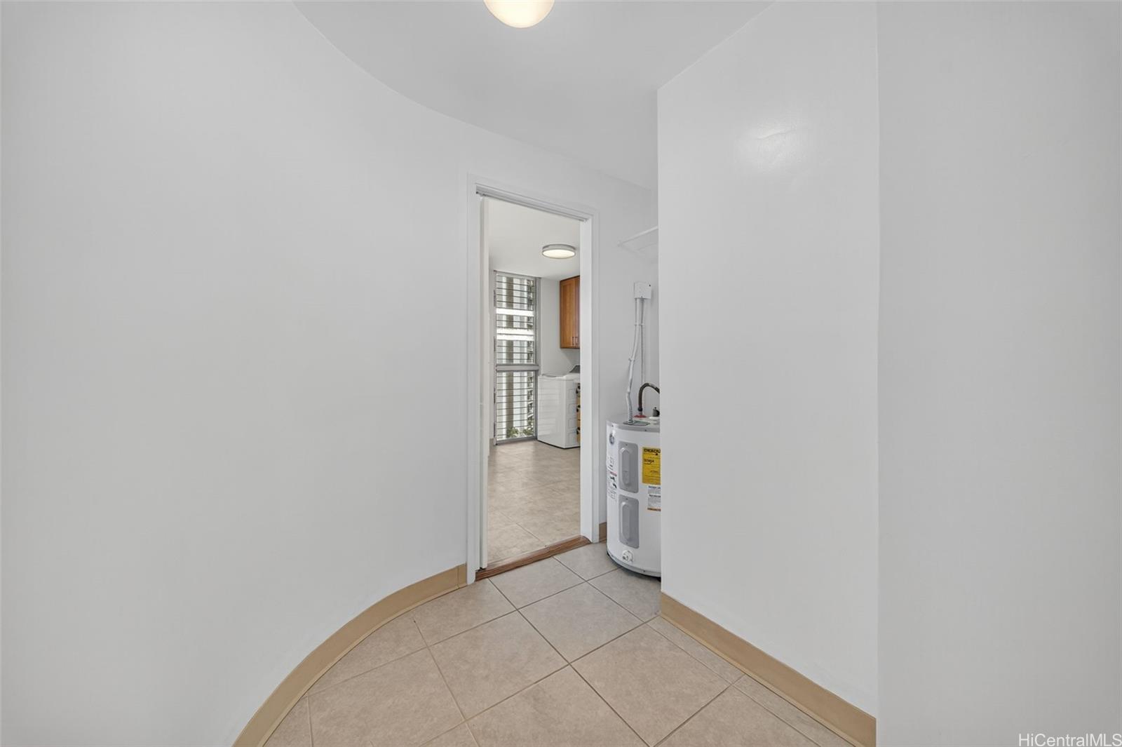 Atkinson Towers Inc condo # 1108, Honolulu, Hawaii - photo 19 of 25