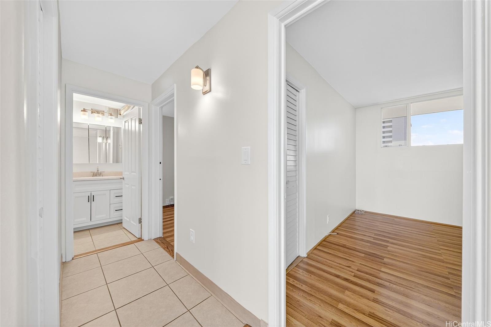 Atkinson Towers Inc condo # 1108, Honolulu, Hawaii - photo 20 of 25