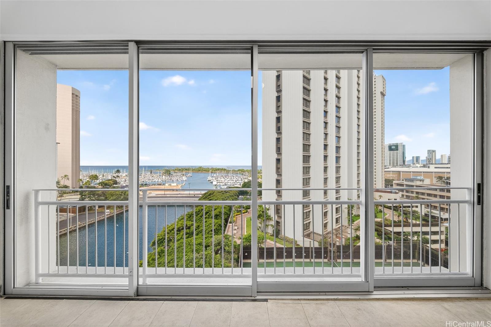 Atkinson Towers Inc condo # 1108, Honolulu, Hawaii - photo 9 of 25