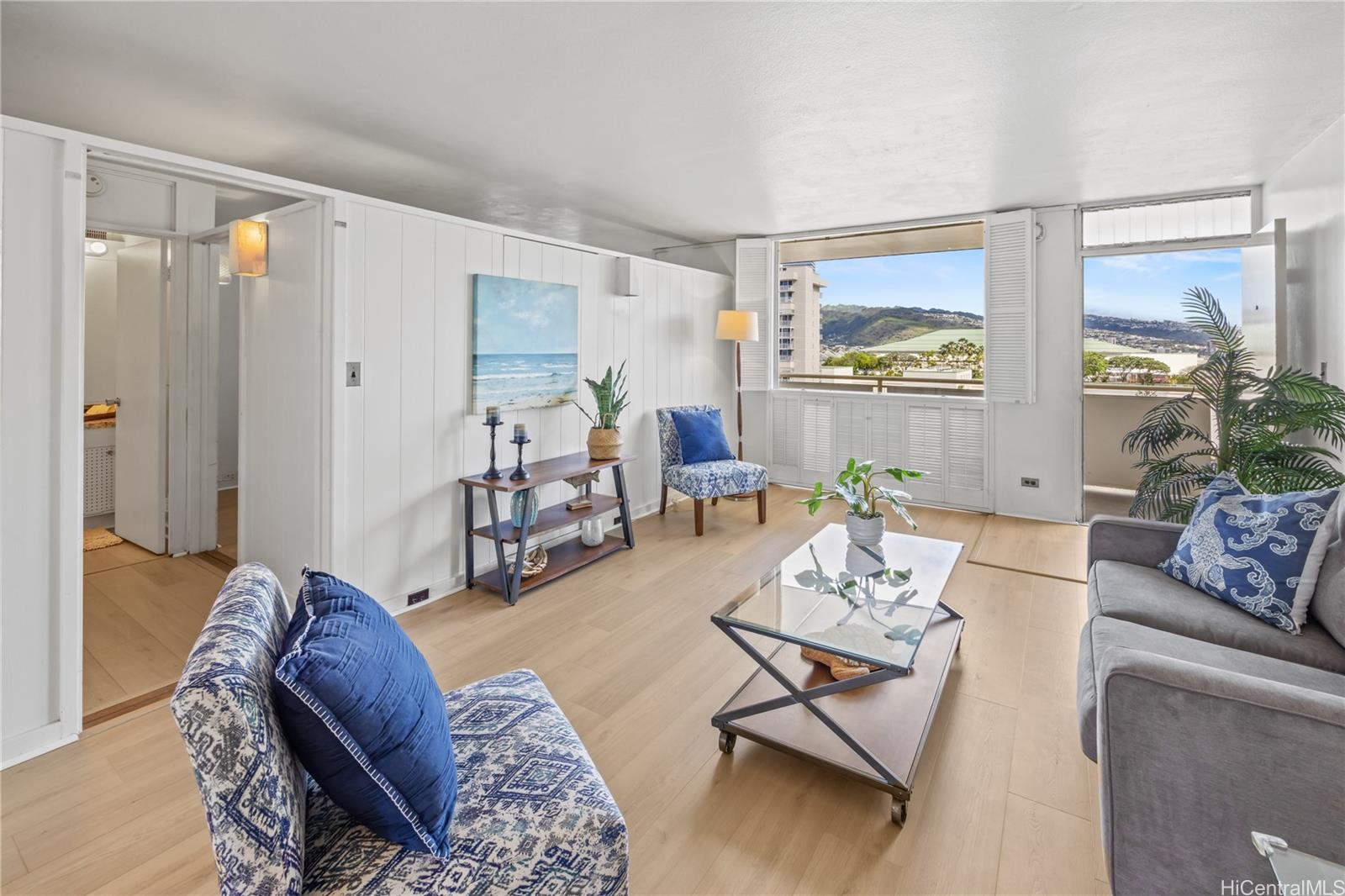 Atkinson Towers Inc condo # 1202, Honolulu, Hawaii - photo 13 of 19